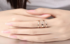 Why your skin turns green after wearing rings and how to prevent 